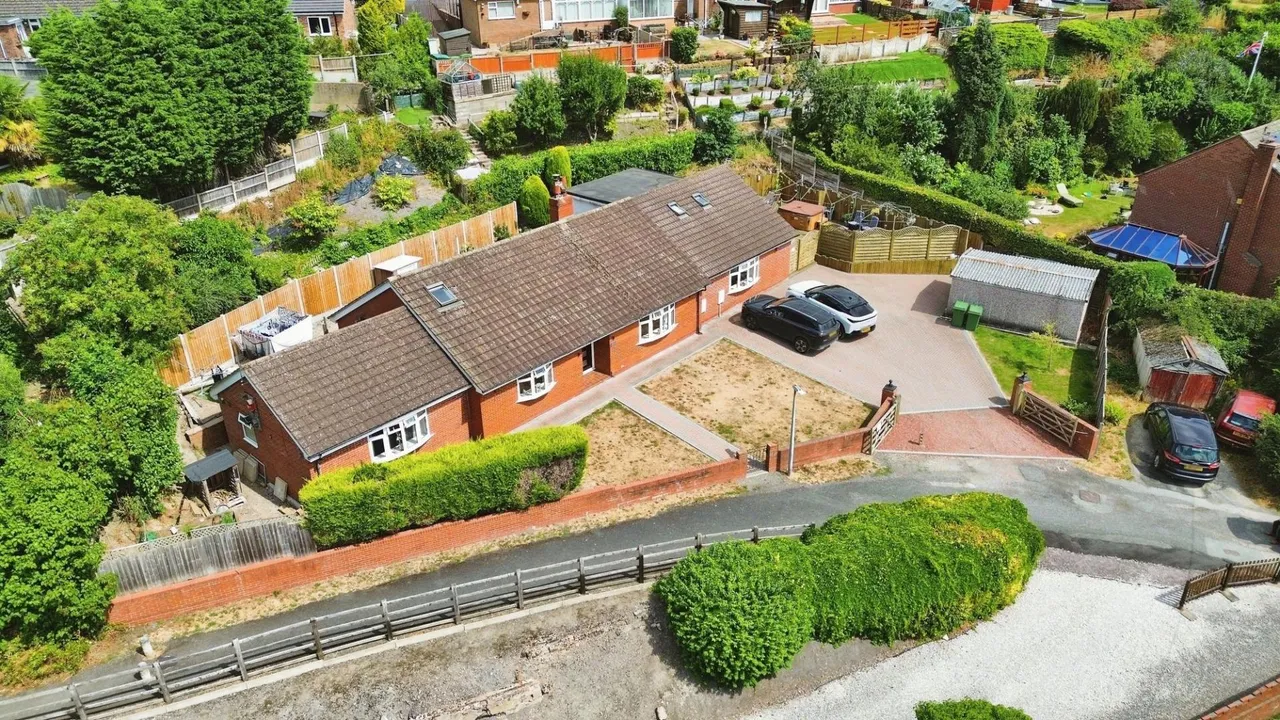 5 bed house for sale, Cockshutt Road, Oakengates, TF2