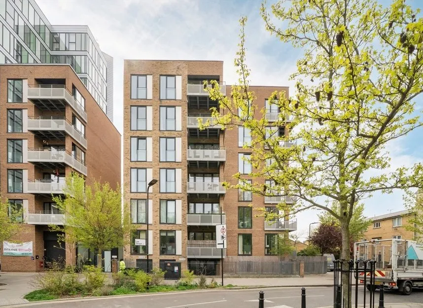 2 bed flat for sale — Lee Street, Hackney, E8