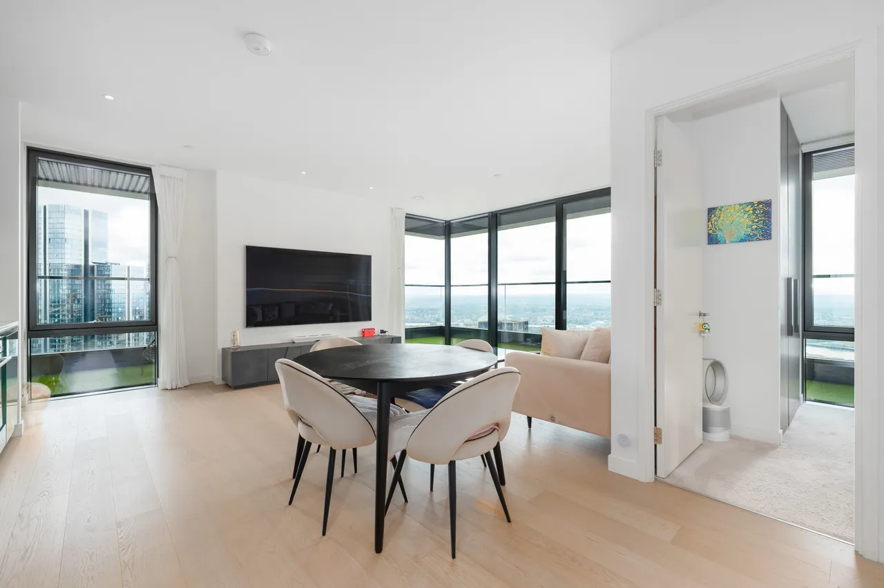 2 bed flat for sale, Wards Place, London, E14