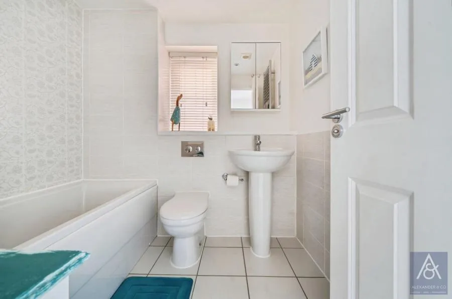 Needlepin Way, Buckingham, MK18, photo 11