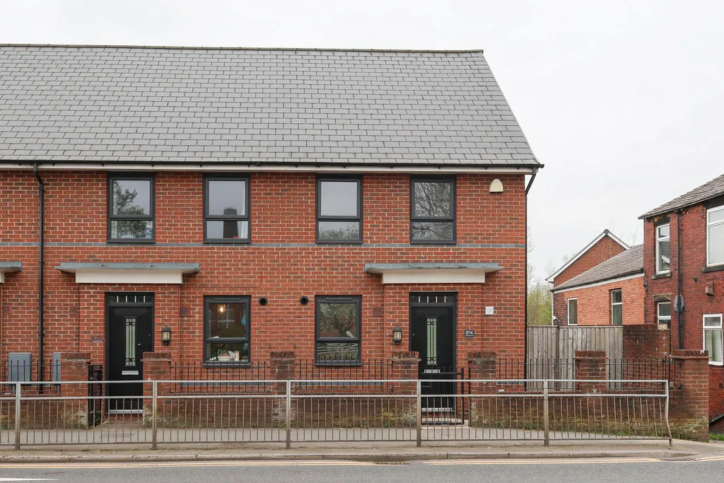 3 bed house for sale — Manchester Road, Rochdale OL11 2SP