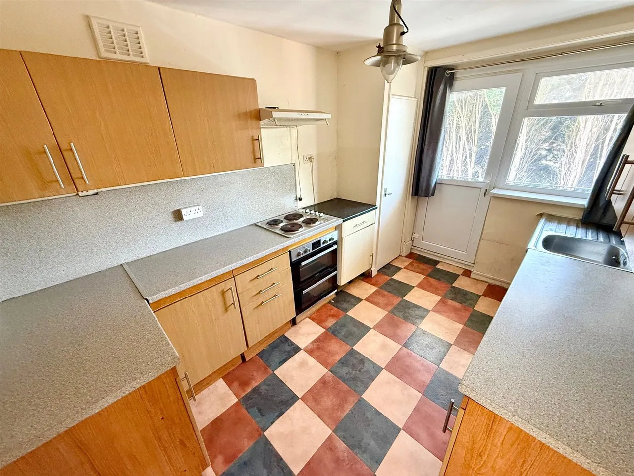 Calder Road, Stourport-on-Severn, Worcestershire, DY13 8QD, photo 2