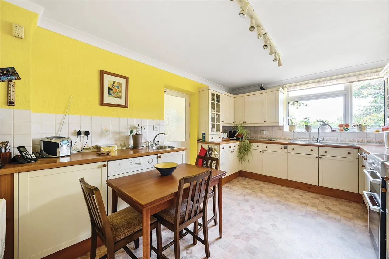 Sea Road, Milford on Sea, Lymington, Hampshire, SO41, photo 11
