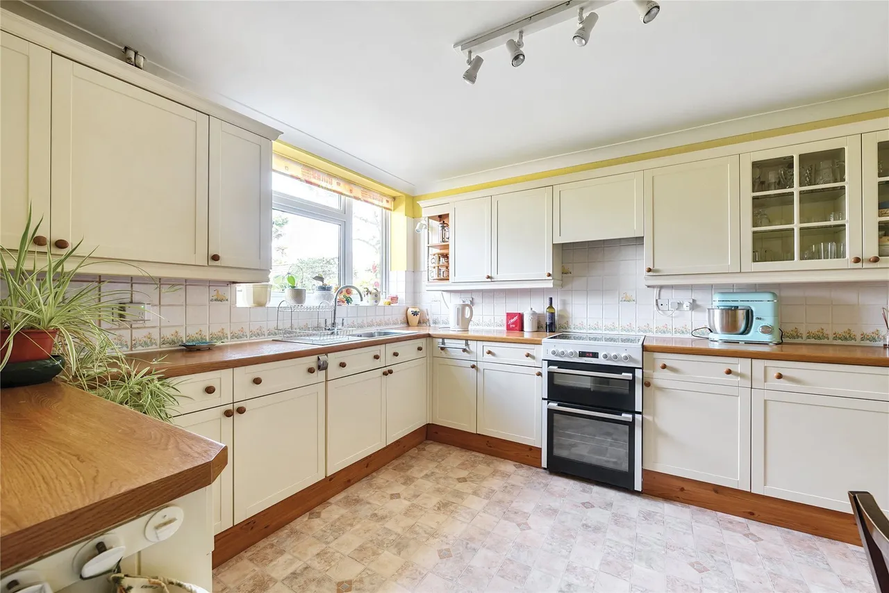 Sea Road, Milford on Sea, Lymington, Hampshire, SO41, photo 3