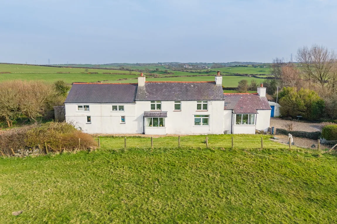 4 bed house for sale — Mountain Road, Llanfechell, Amlwch, Isle of Anglesey, LL68 0SD