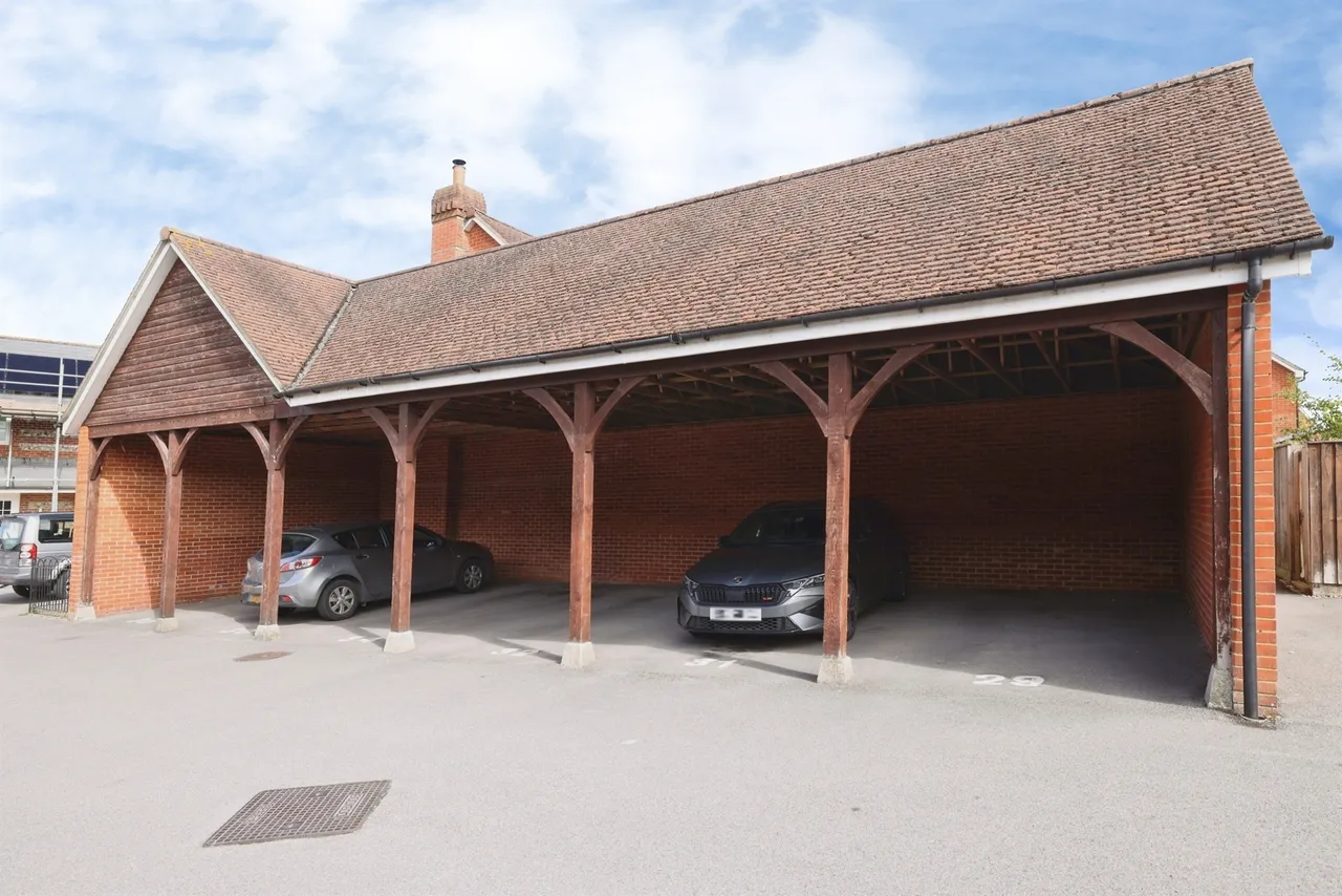 Oaklands Avenue, Amesbury, SP4, photo 12