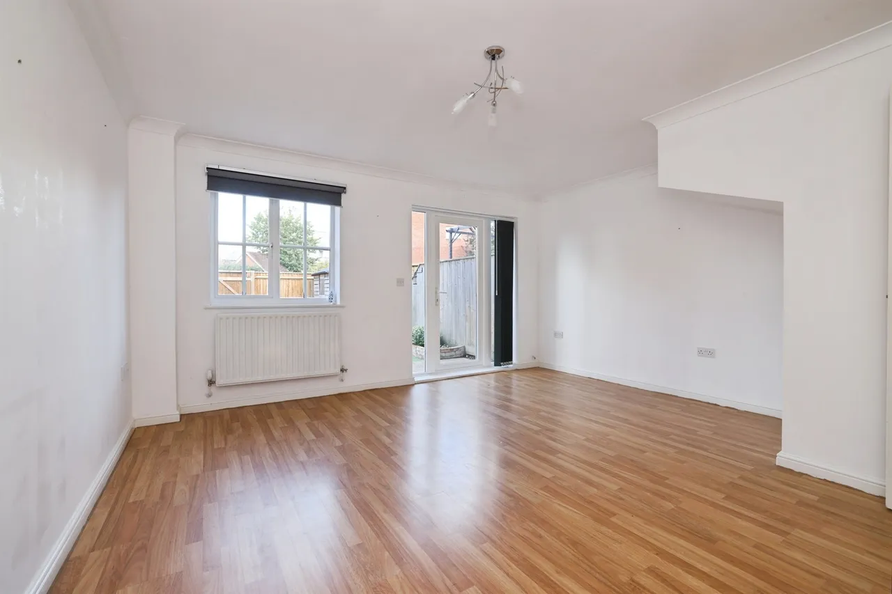 Oaklands Avenue, Amesbury, SP4, photo 2