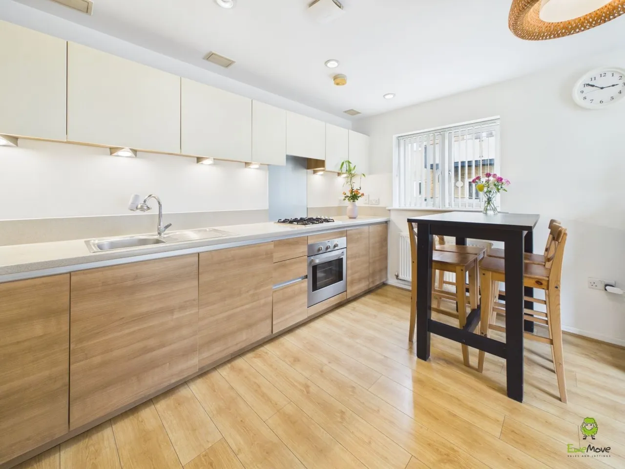 2 bed flat for sale, Talehangers Close, Bexleyheath, DA6