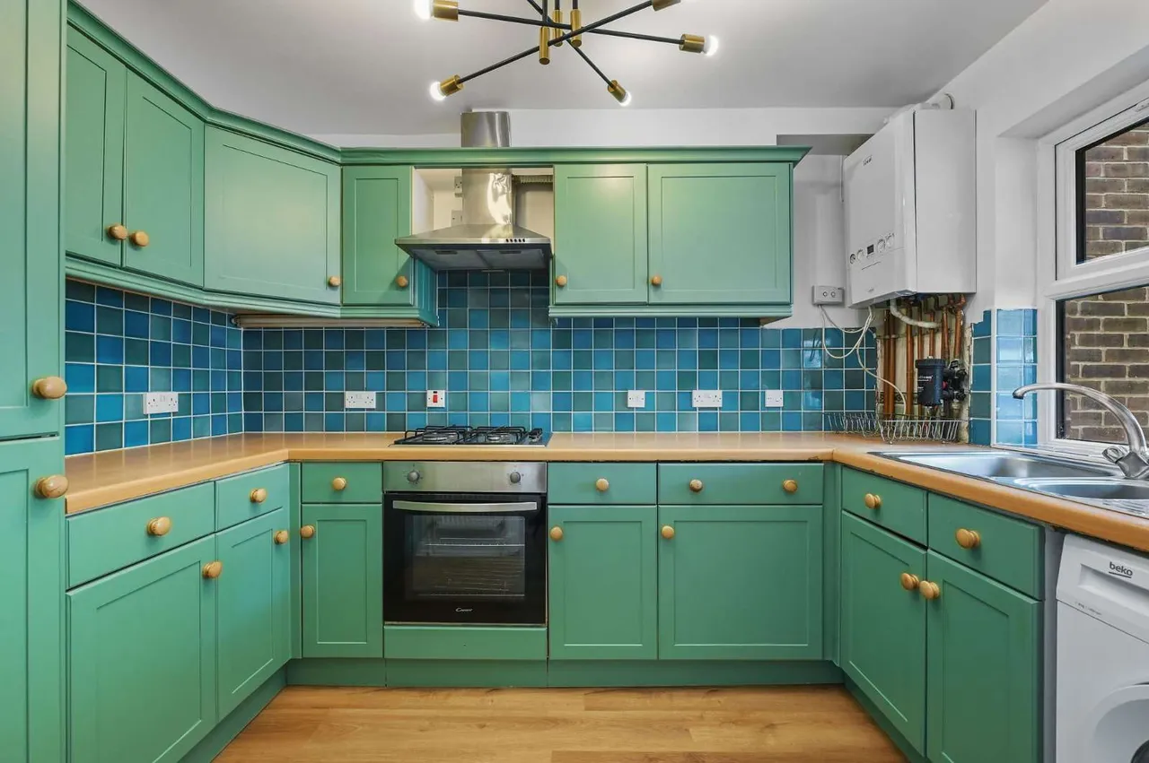 Pegasus Close, Green Lanes, London, N16 9BP, photo 2