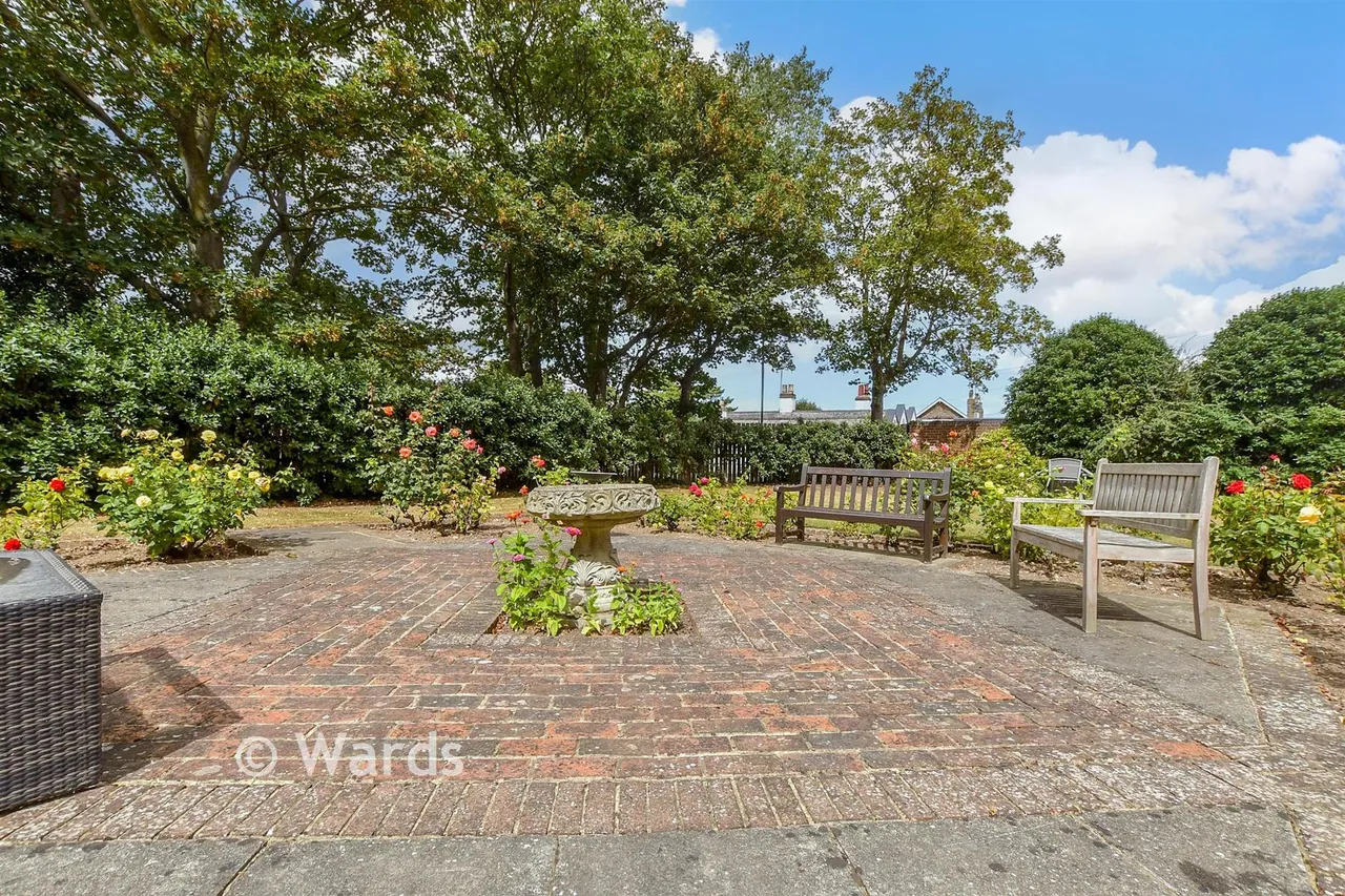Hunting Gate, Birchington, CT7, photo 8
