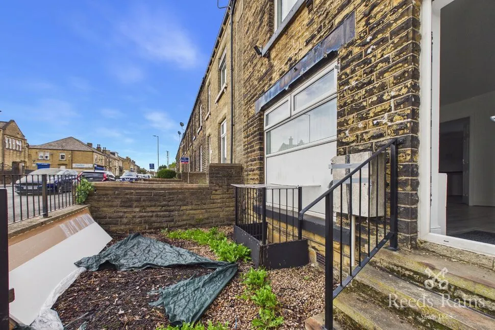Huddersfield Road, Wyke, West Yorkshire, BD12, photo 9