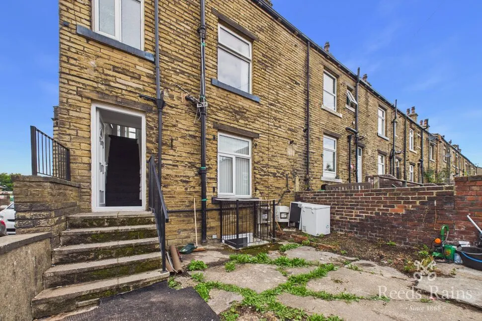 Huddersfield Road, Wyke, West Yorkshire, BD12, photo 4