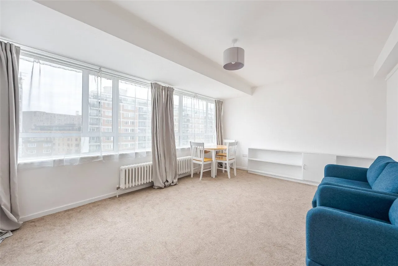 2 bed flat to rent, Churchill Gardens, London, SW1V