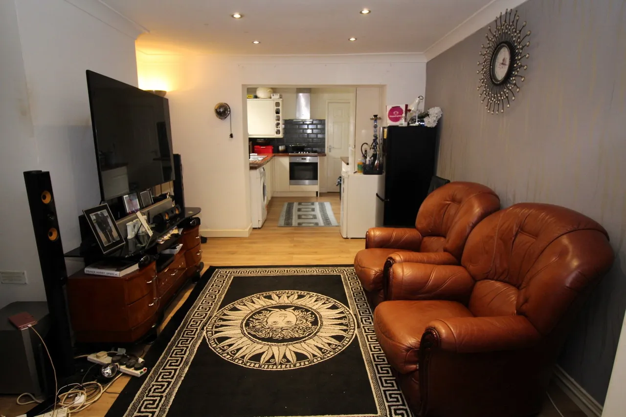 Watsons Green Road, Dudley, DY2 7LG, photo 3