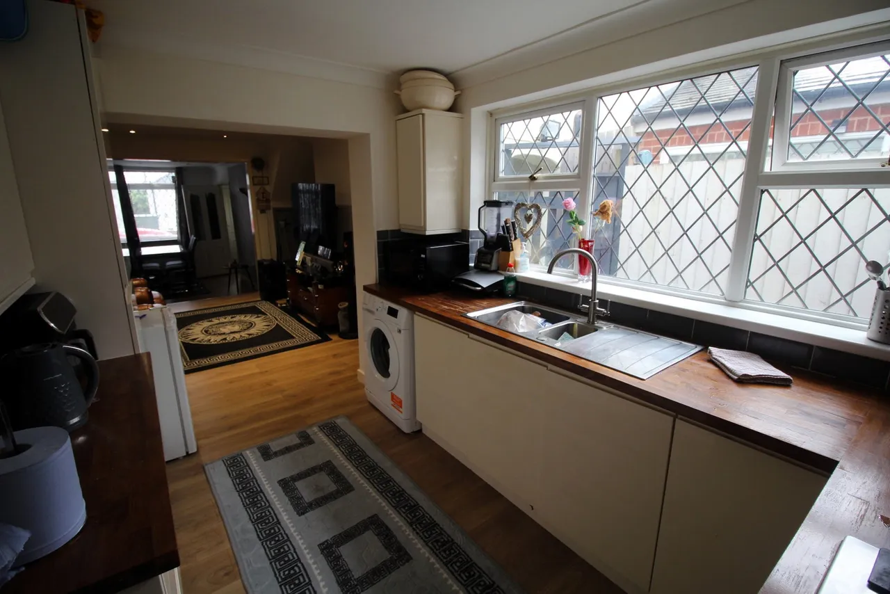 Watsons Green Road, Dudley, DY2 7LG, photo 11