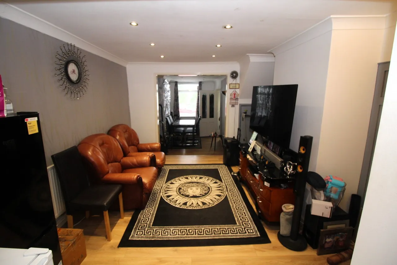 Watsons Green Road, Dudley, DY2 7LG, photo 2