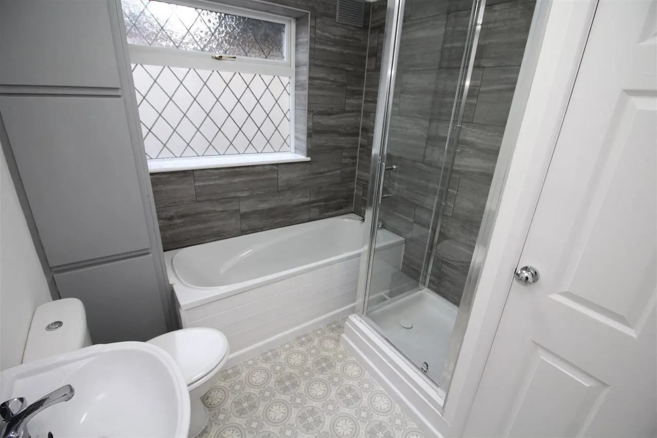 Watsons Green Road, Dudley, DY2 7LG, photo 6