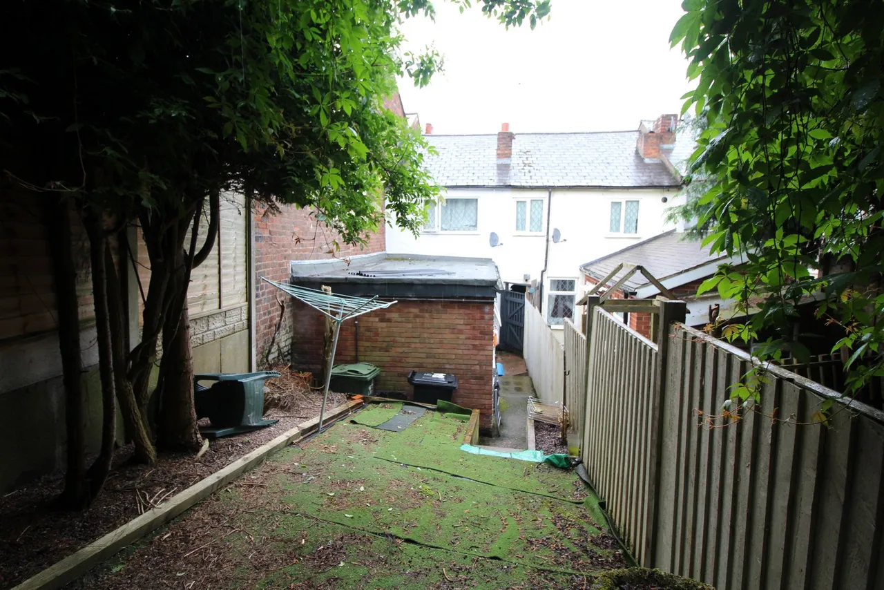 Watsons Green Road, Dudley, DY2 7LG, photo 9