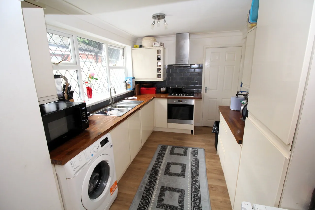 Watsons Green Road, Dudley, DY2 7LG, photo 5