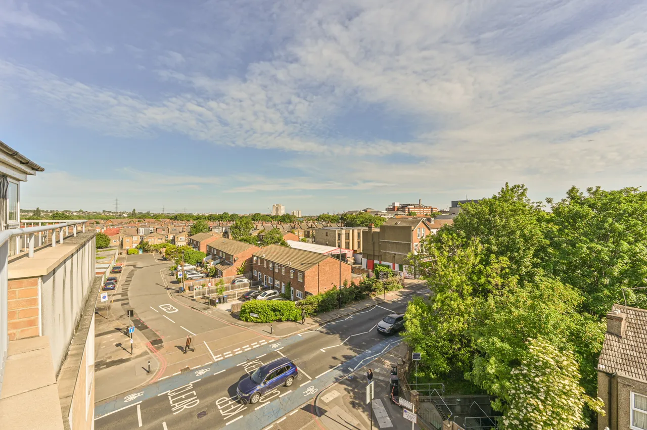 Flat 33, 3 High Street Colliers Wood, London, photo 4