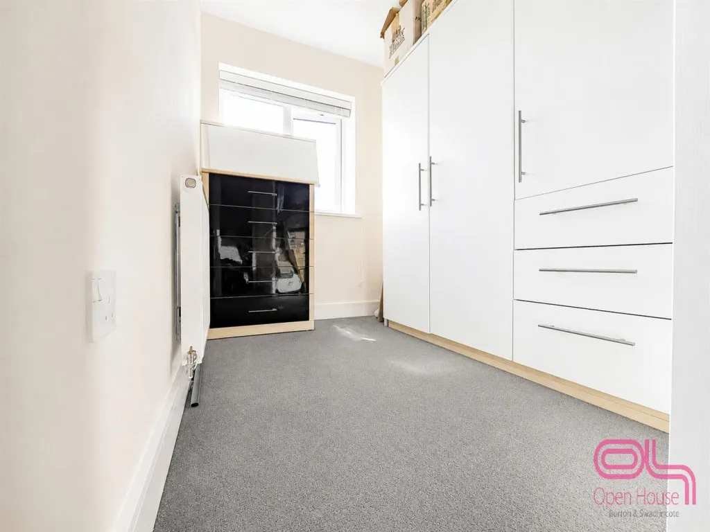Furnace Lane, Castle Gresley, DE11, photo 23