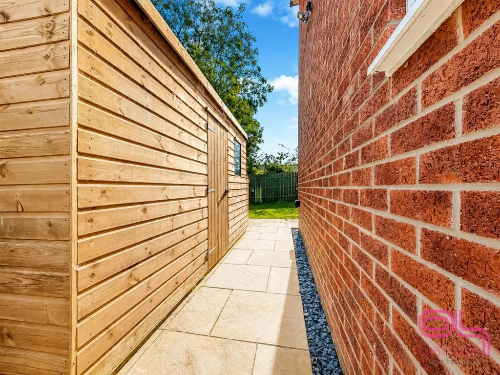 Furnace Lane, Castle Gresley, DE11, photo 27