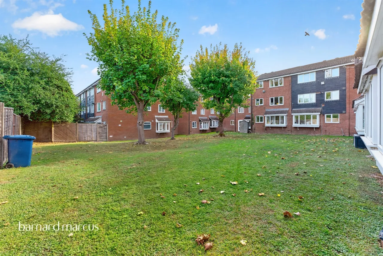 Poplar Grove, London, N11, photo 9