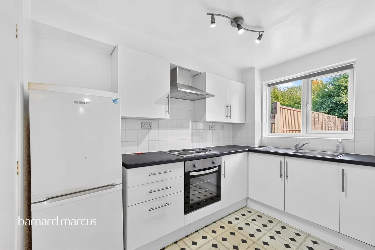 Poplar Grove, London, N11, photo 12