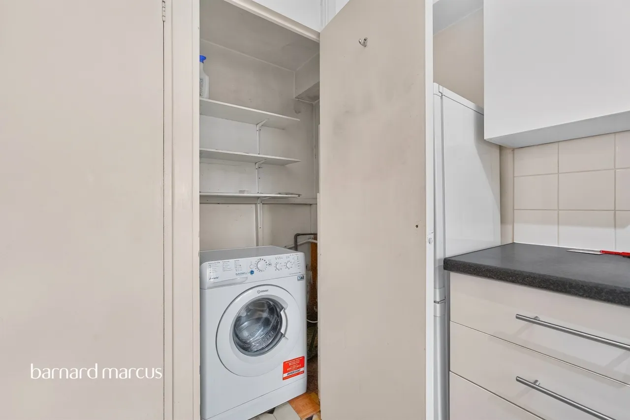 Poplar Grove, London, N11, photo 11