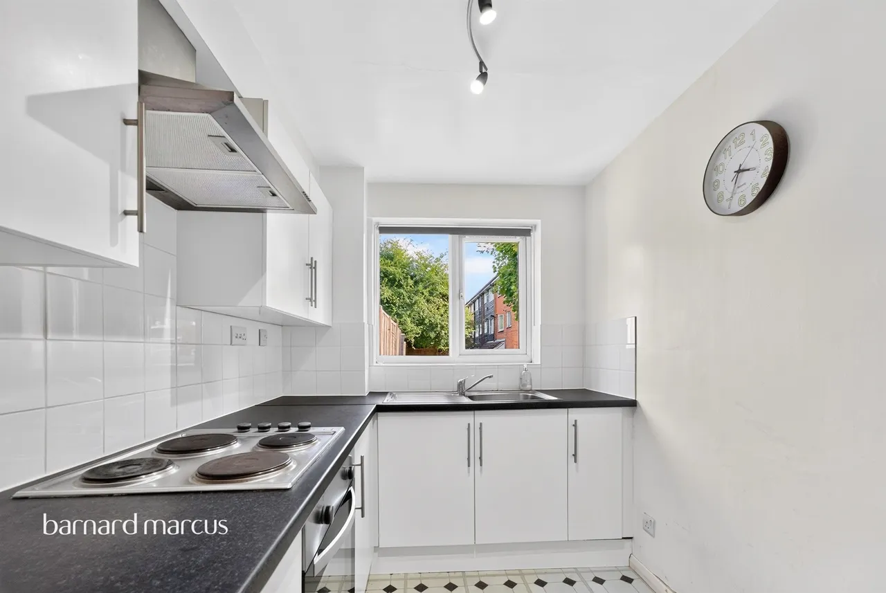 Poplar Grove, London, N11, photo 2
