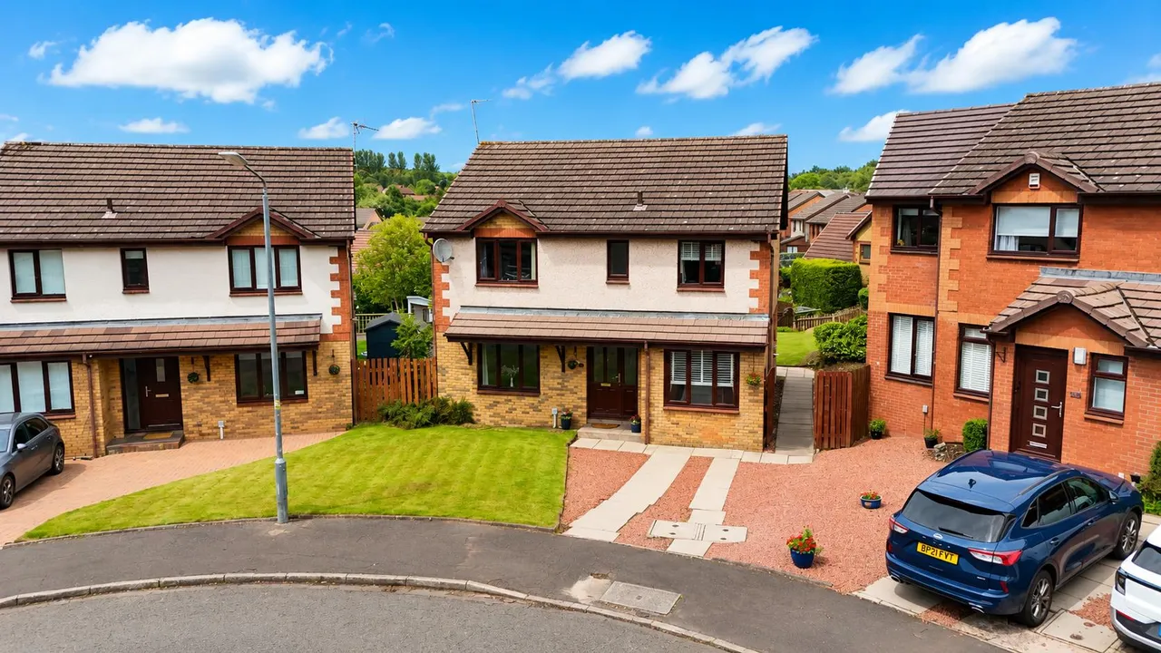 4 bed house for sale — Mardale, Stewartfield, East Kilbride, Glasgow, G74 4ND
