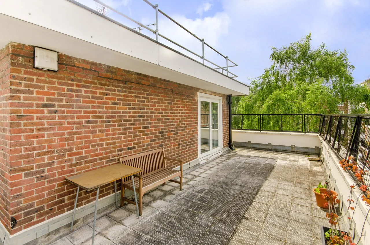 206 Wiltshire Close, London, photo 5