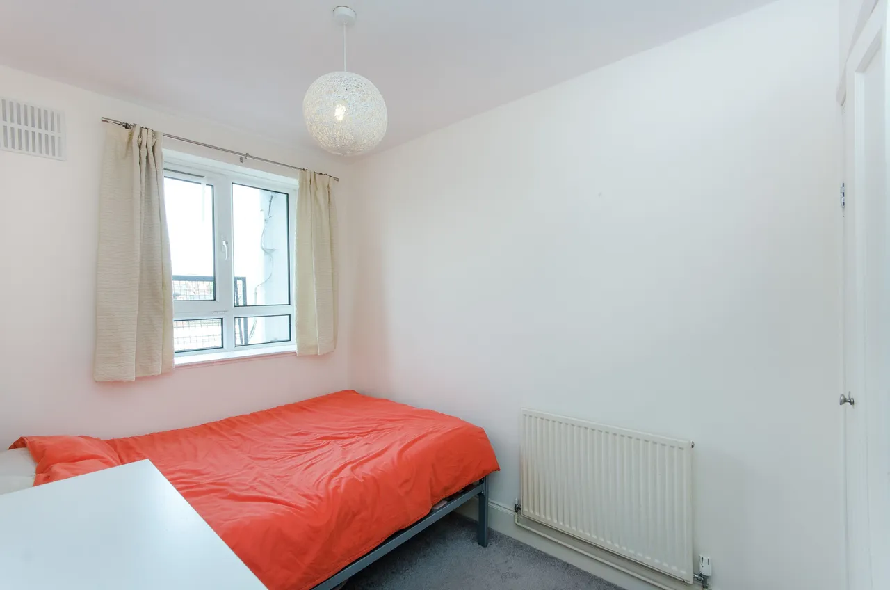 206 Wiltshire Close, London, photo 4