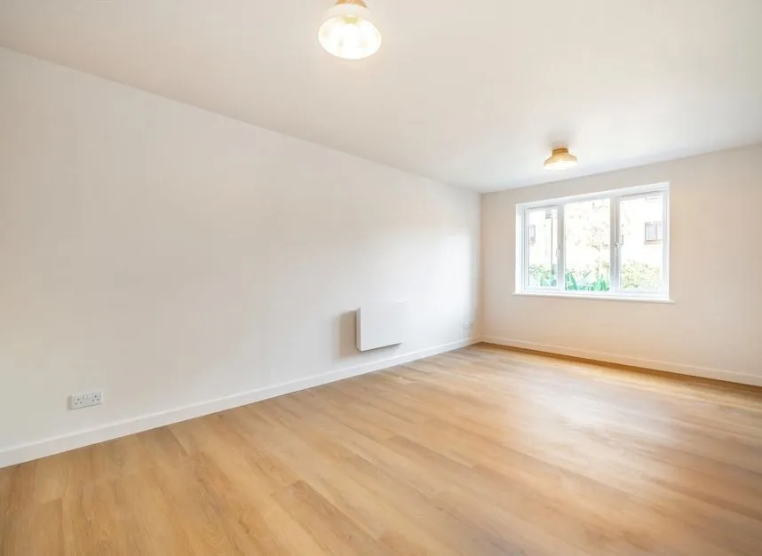 Riverside Close, Hackney, E5, photo 4