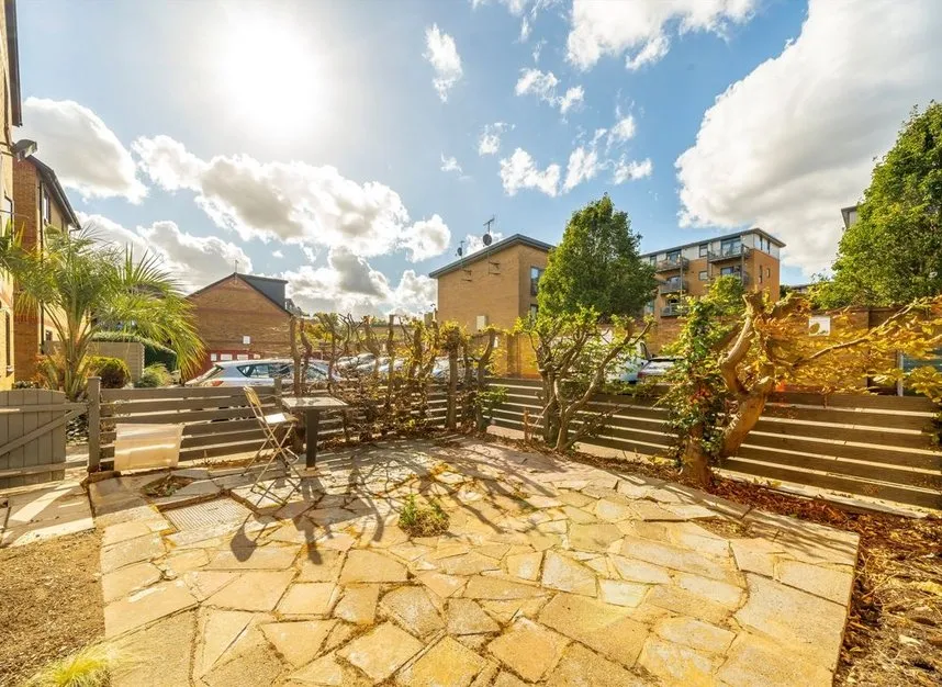 Riverside Close, Hackney, E5, photo 8