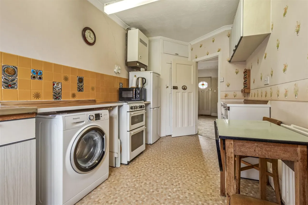 Balcombe Avenue, Worthing, photo 14