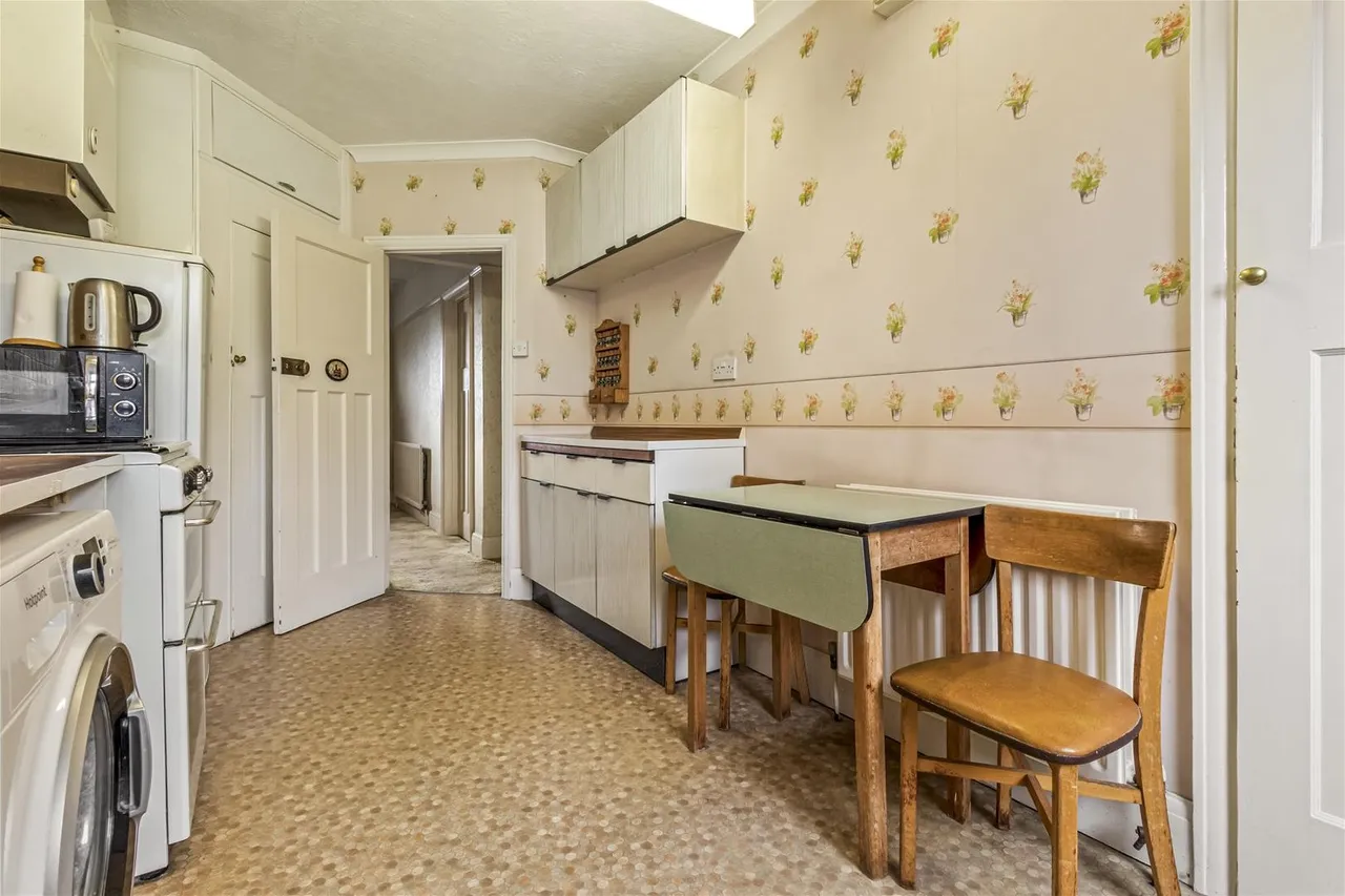 Balcombe Avenue, Worthing, photo 9