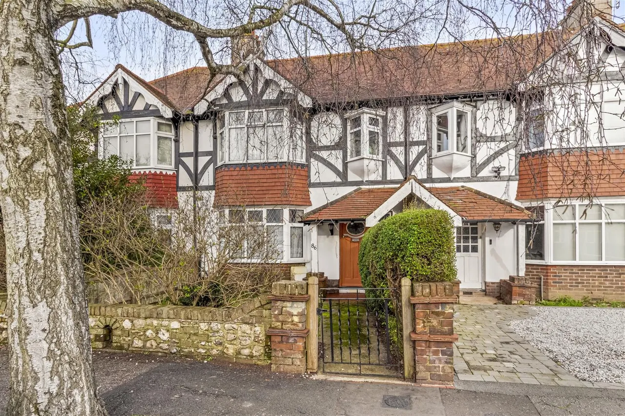 3 bed house for sale — Balcombe Avenue, Worthing