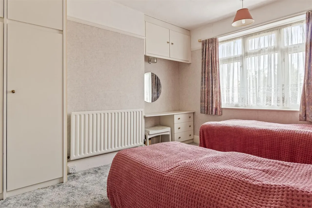 Balcombe Avenue, Worthing, photo 11
