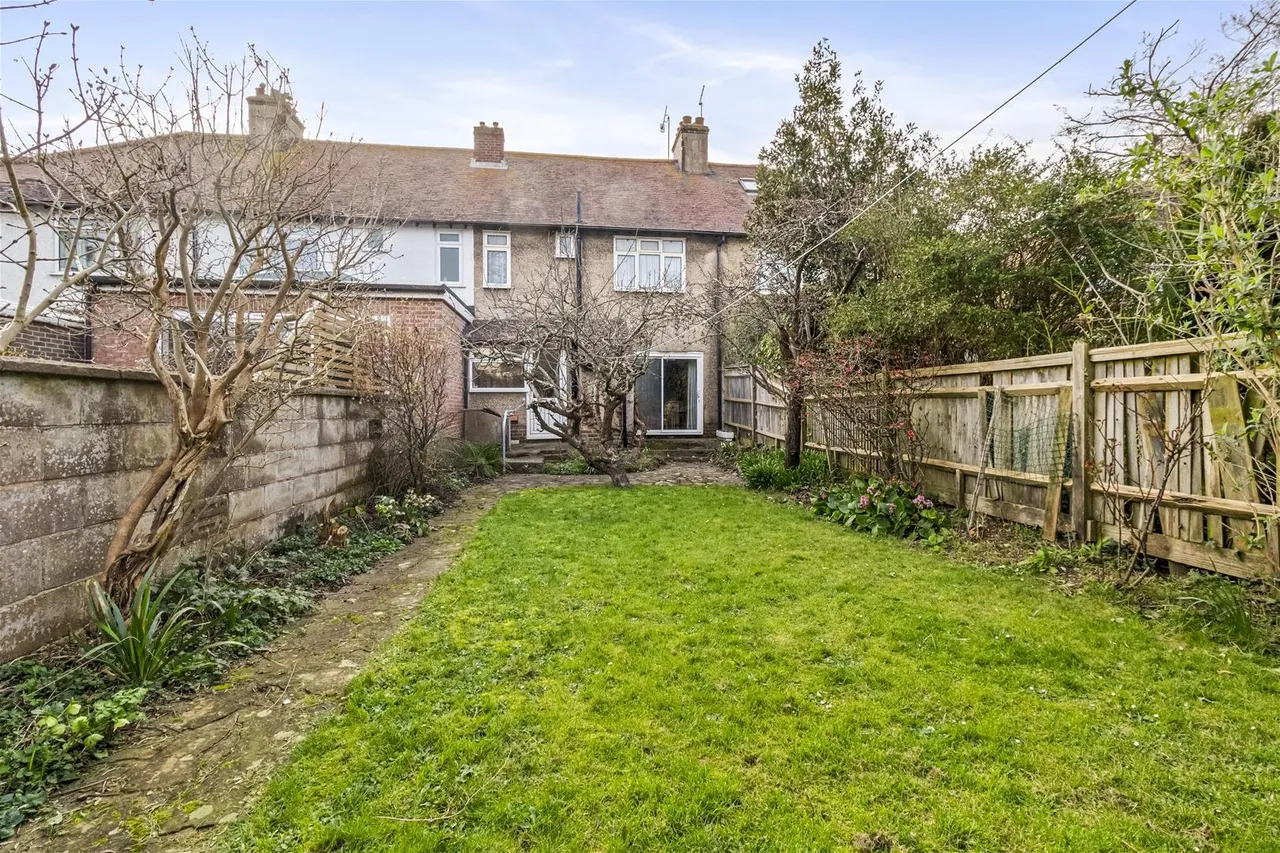 Balcombe Avenue, Worthing, photo 21