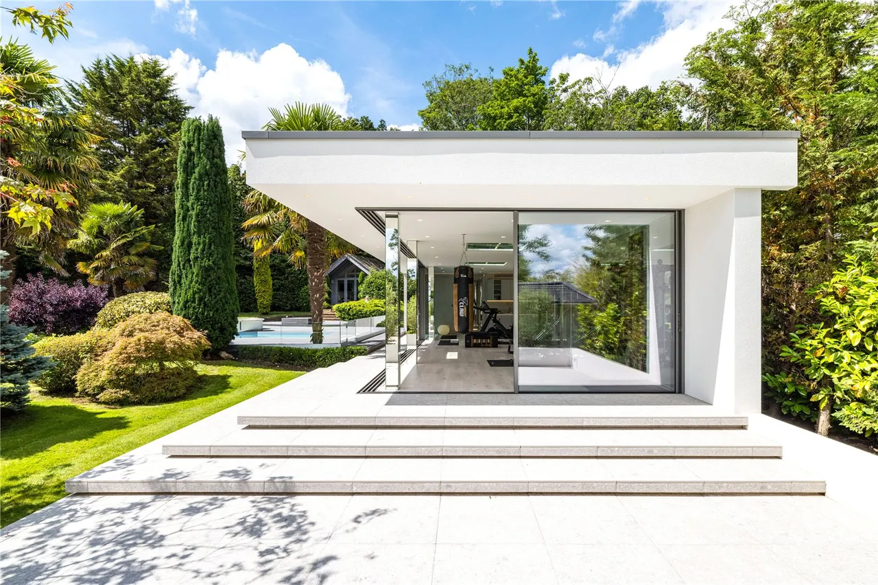 Kentish Lane, Brookmans Park, Hertfordshire, AL9 6NG, photo 18