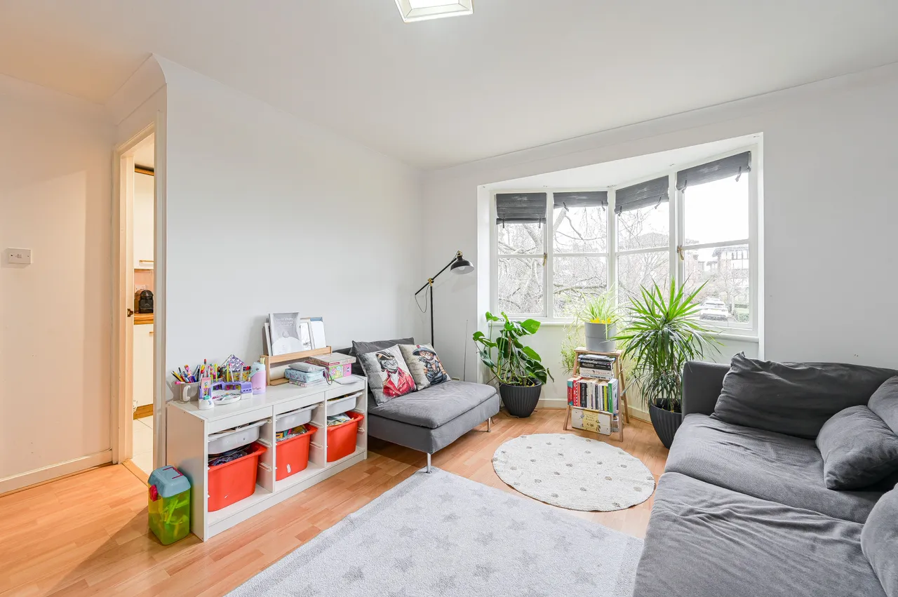 28 Halley Gardens, London, photo 5