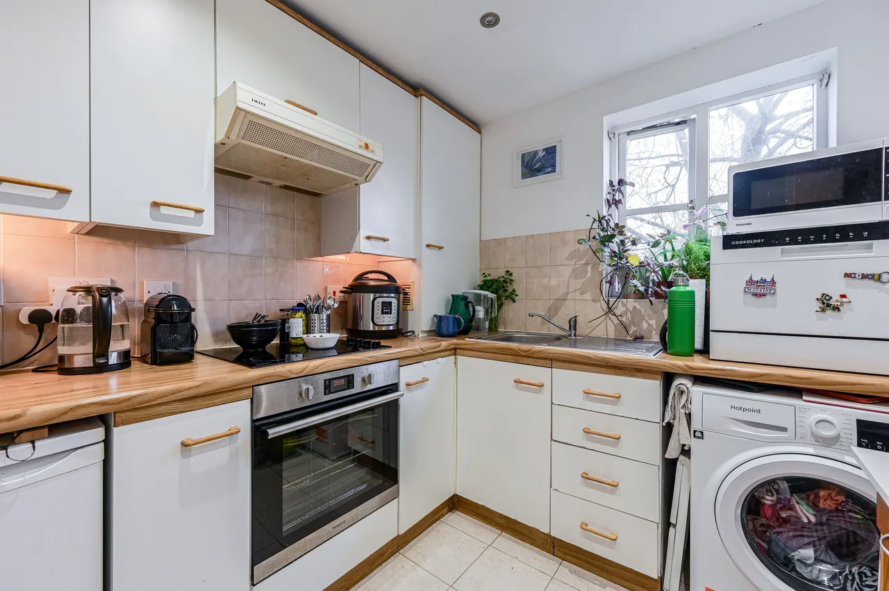 28 Halley Gardens, London, photo 6