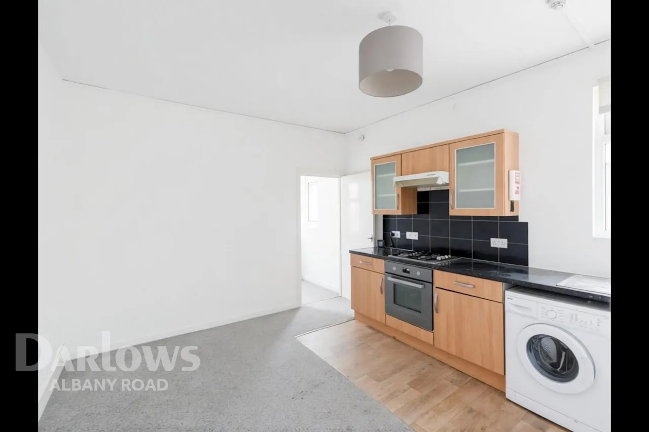Ninian Road, photo 5
