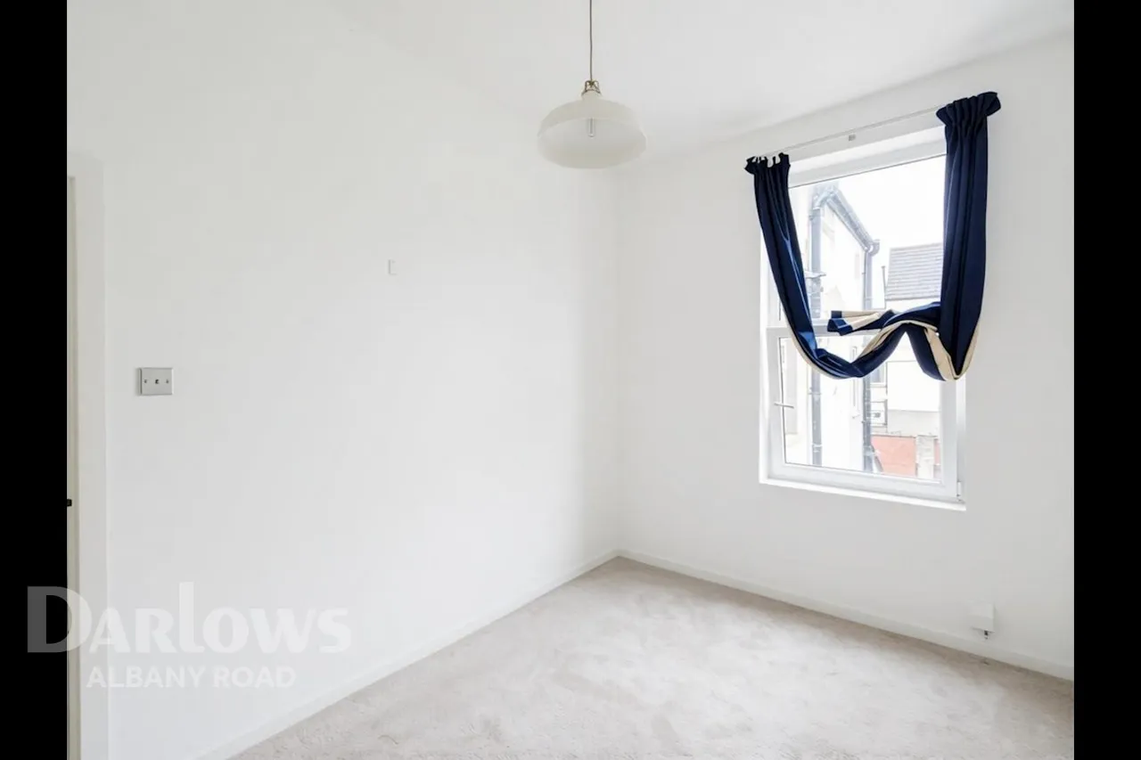 Ninian Road, photo 8