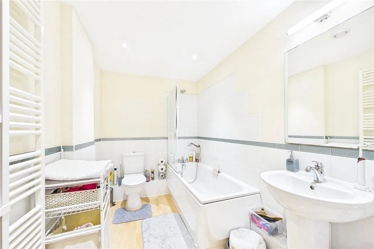 Winterthur Way, Basingstoke, RG21, photo 5