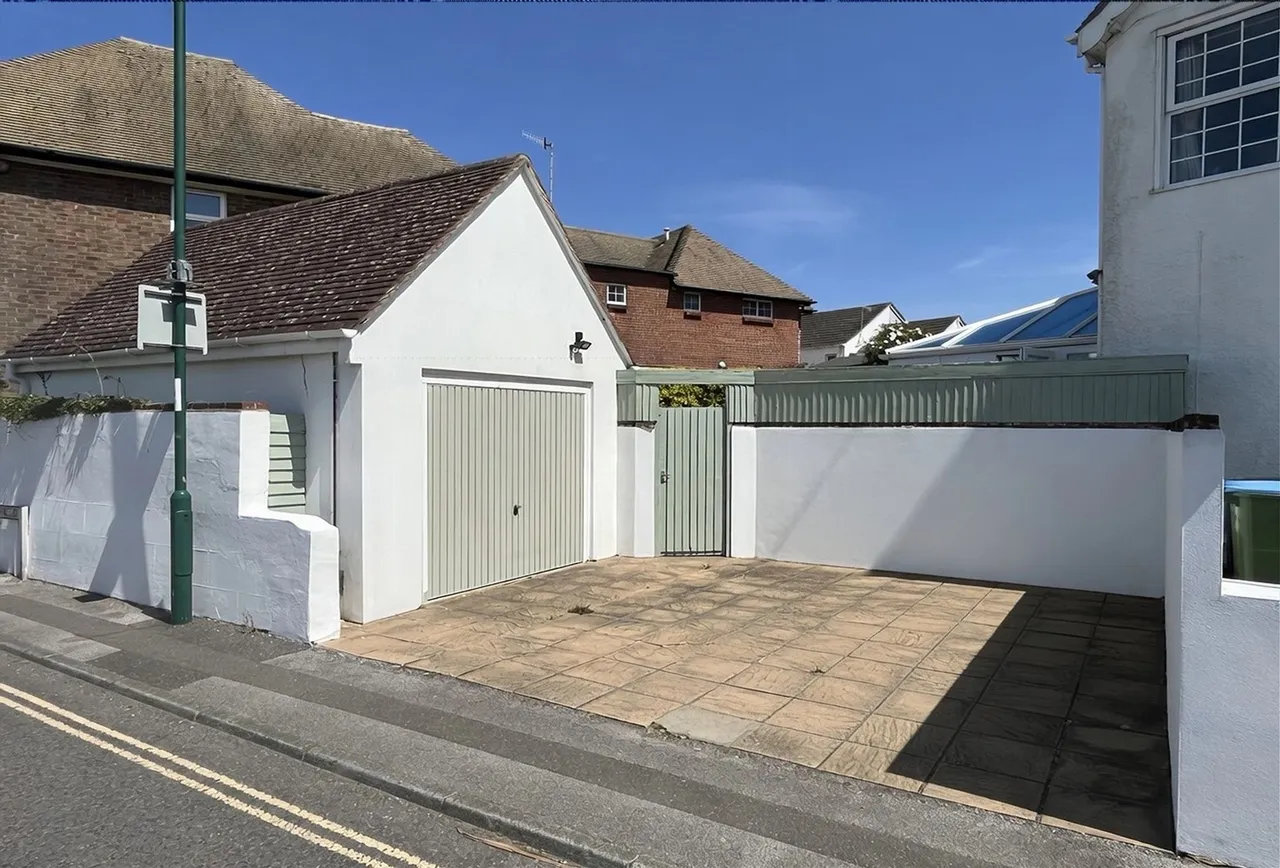 Sea Road, Felpham, PO22, photo 21
