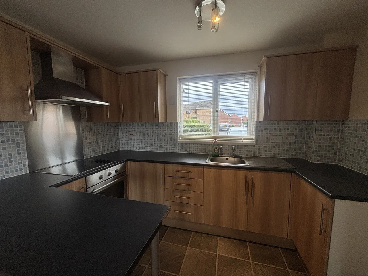Highgrove Close, SN11, photo 11