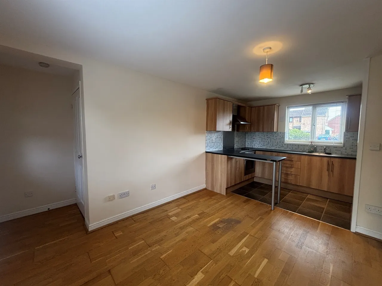 Highgrove Close, SN11, photo 3
