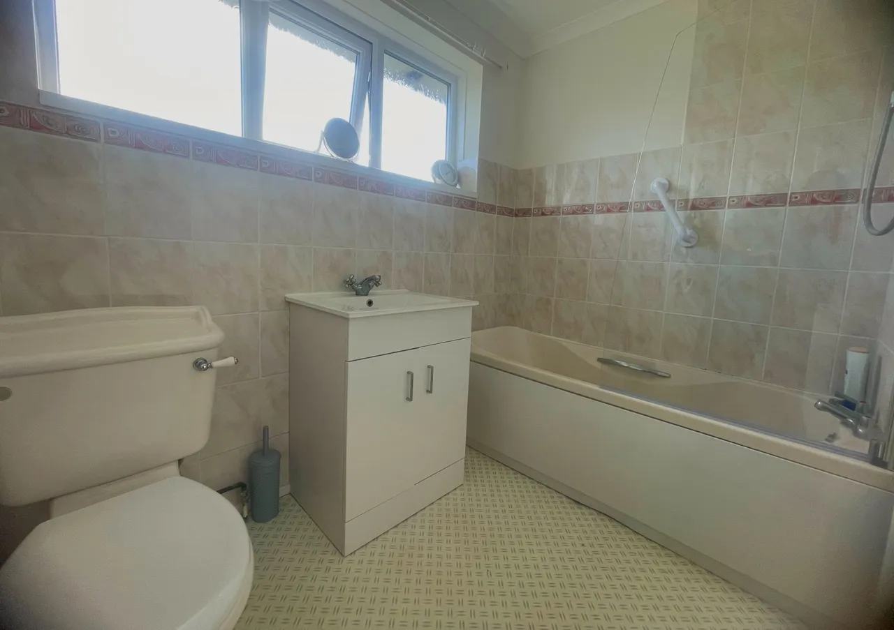 Cecil Close, Corfe Mullen, BH21 3PW, photo 7